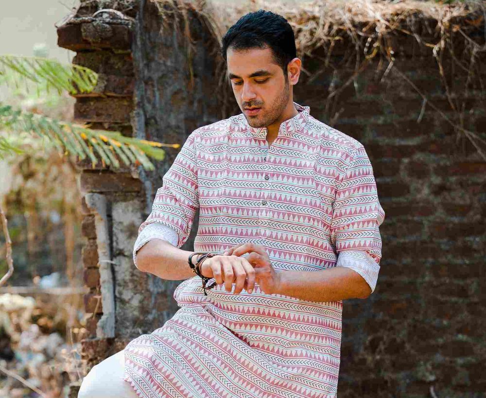 Why Men Should Choose Kurta Pajama as an Indian Party Wear