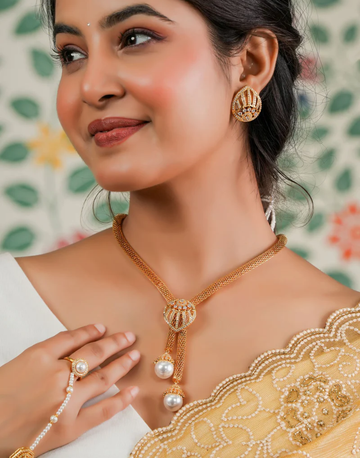 Paan-e-Moti Pearl Necklace Earring Set