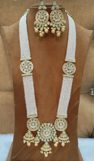 Elegant White Necklace Set - Rent