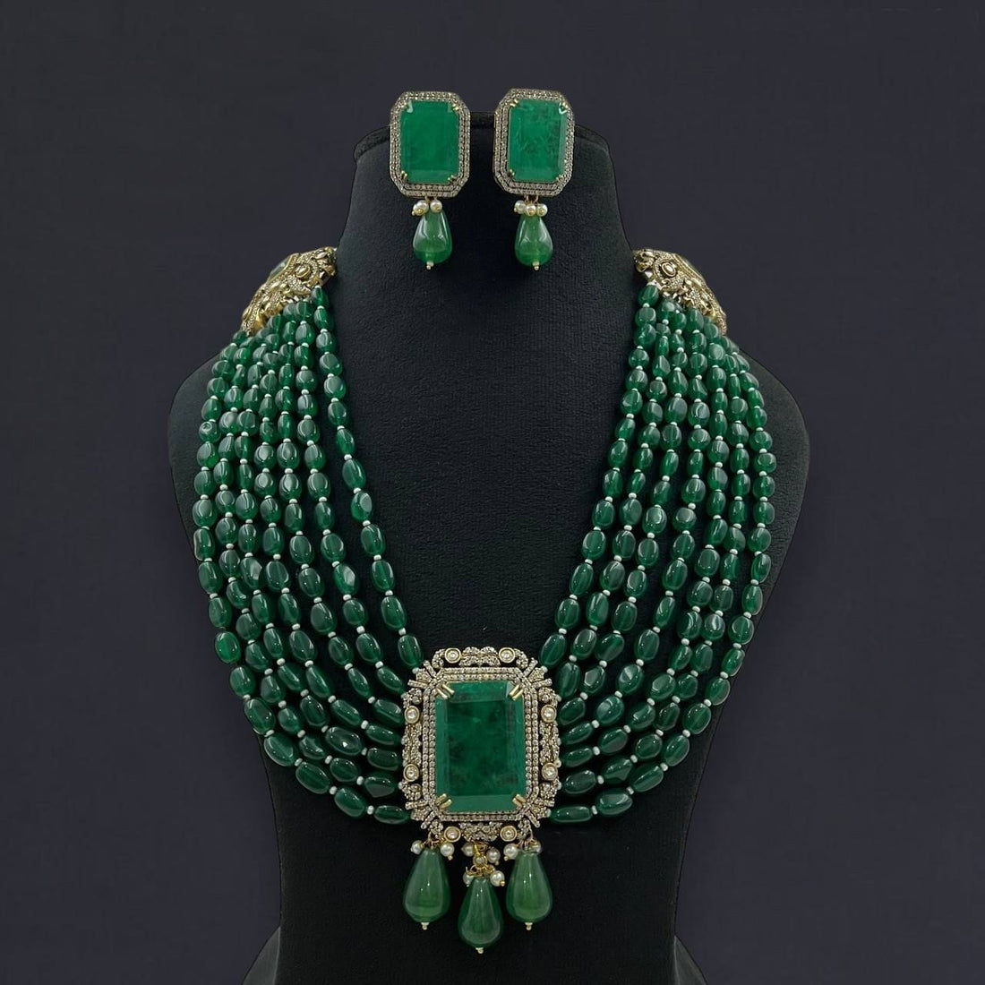 Emerald Elegance Necklace and Earring Set - Rent