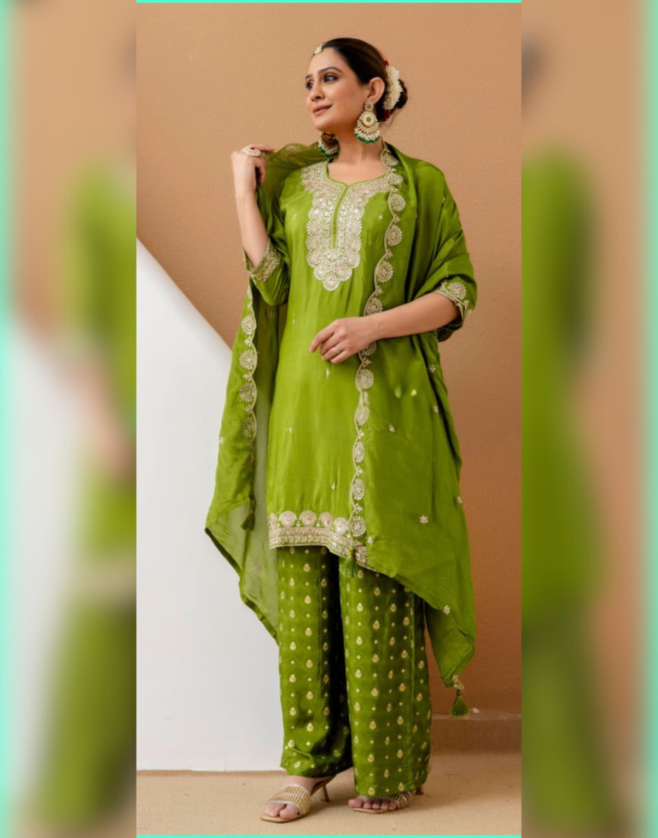 Graceful Crepe Embroidered Kurta Set with Pant & Dupatta - Buy