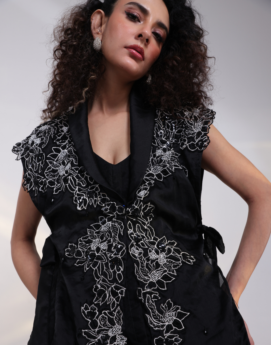 Luxury Black Three-Piece Set Long Bustier, Straight Trousers & Embroidered Jacket_3