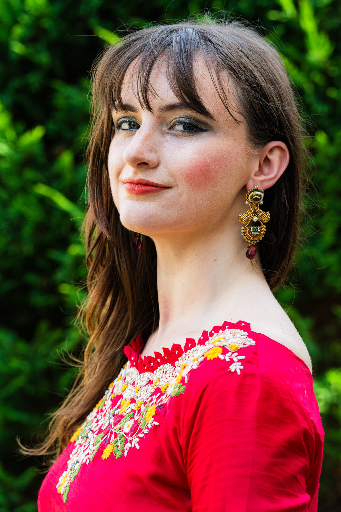 Red Kundan Earrings With Emerald Stone - Rent