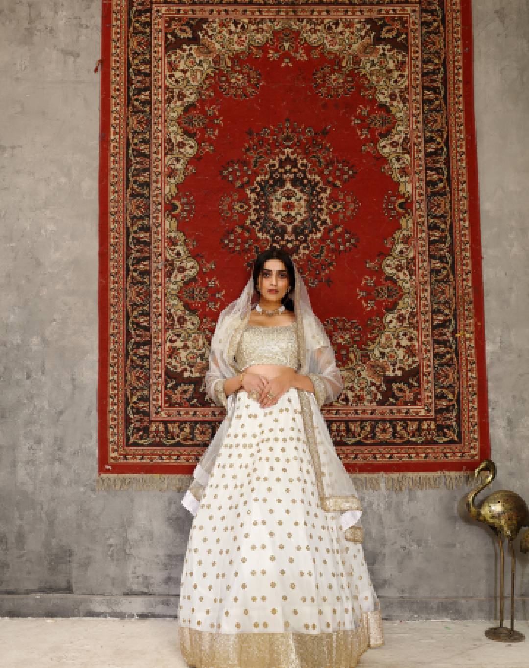 Off White Golden Embroidered Net Lehenga M / 7 Days / Gold Off White Golden Embroidered Net Lehenga M / 7 Days / Gold