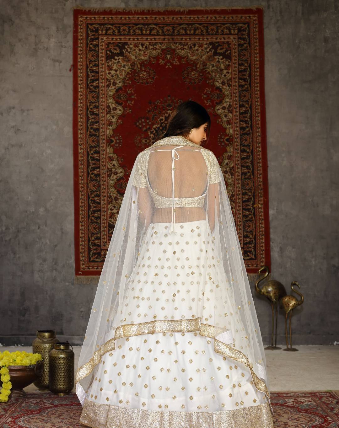 Off White Golden Embroidered Net Lehenga M / 7 Days / Gold Off White Golden Embroidered Net Lehenga M / 7 Days / Gold