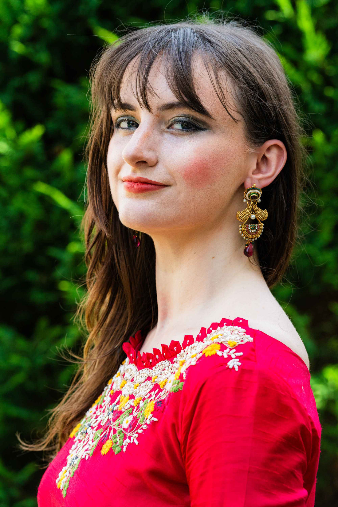 Red Kundan Earrings With Emerald Stone - Rent