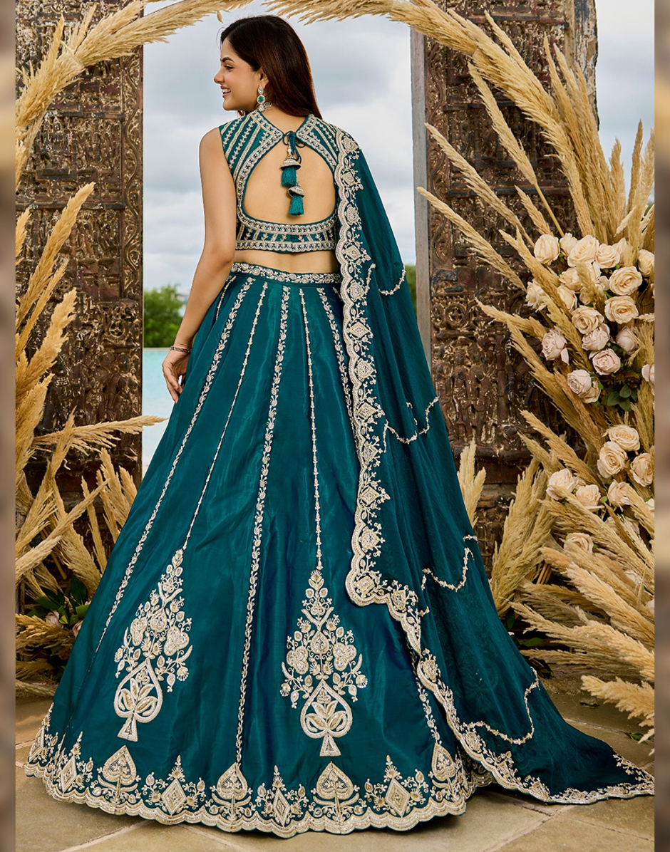 Stunning Paisley Work Lehenga with Embroidered Blouse & Dupatta Timeless Bridal Look
_3