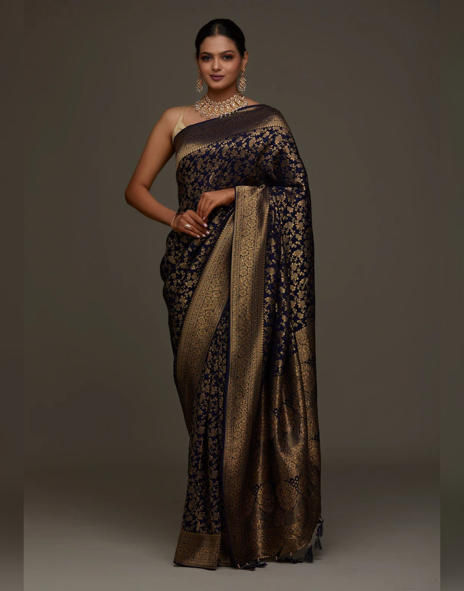 Traditional Woven Jacquard Saree with Designer Pallu Graceful Attire for Festive Occasions
_3