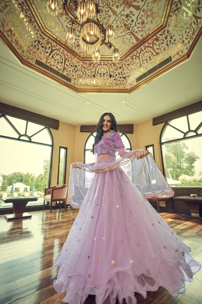 Sabyasachi Bride Opted For A Regal Pastel Pink-Coloured Lehenga And Stunned  In Floral 'Kaleere'