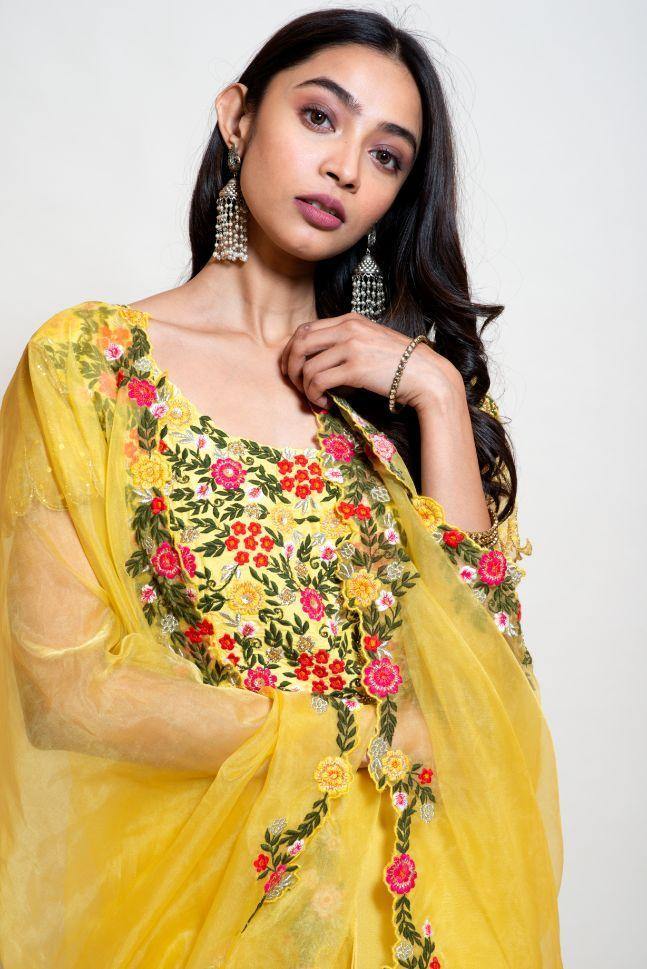 Light Yellow Orave Cut Kurta with Bell Bottom Flared Pants - Rent - Glamourental