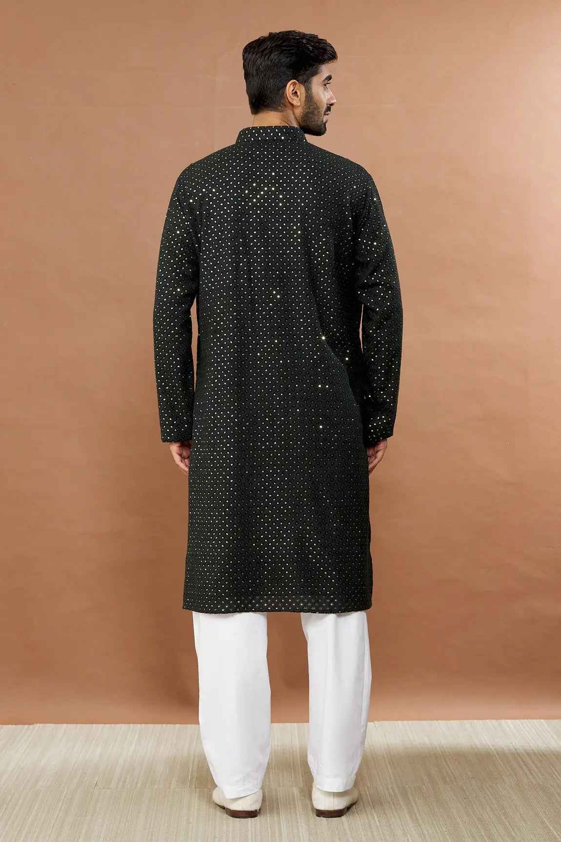 Aham Vayam's Festive chamkilla embellished kurta set - Rent_1