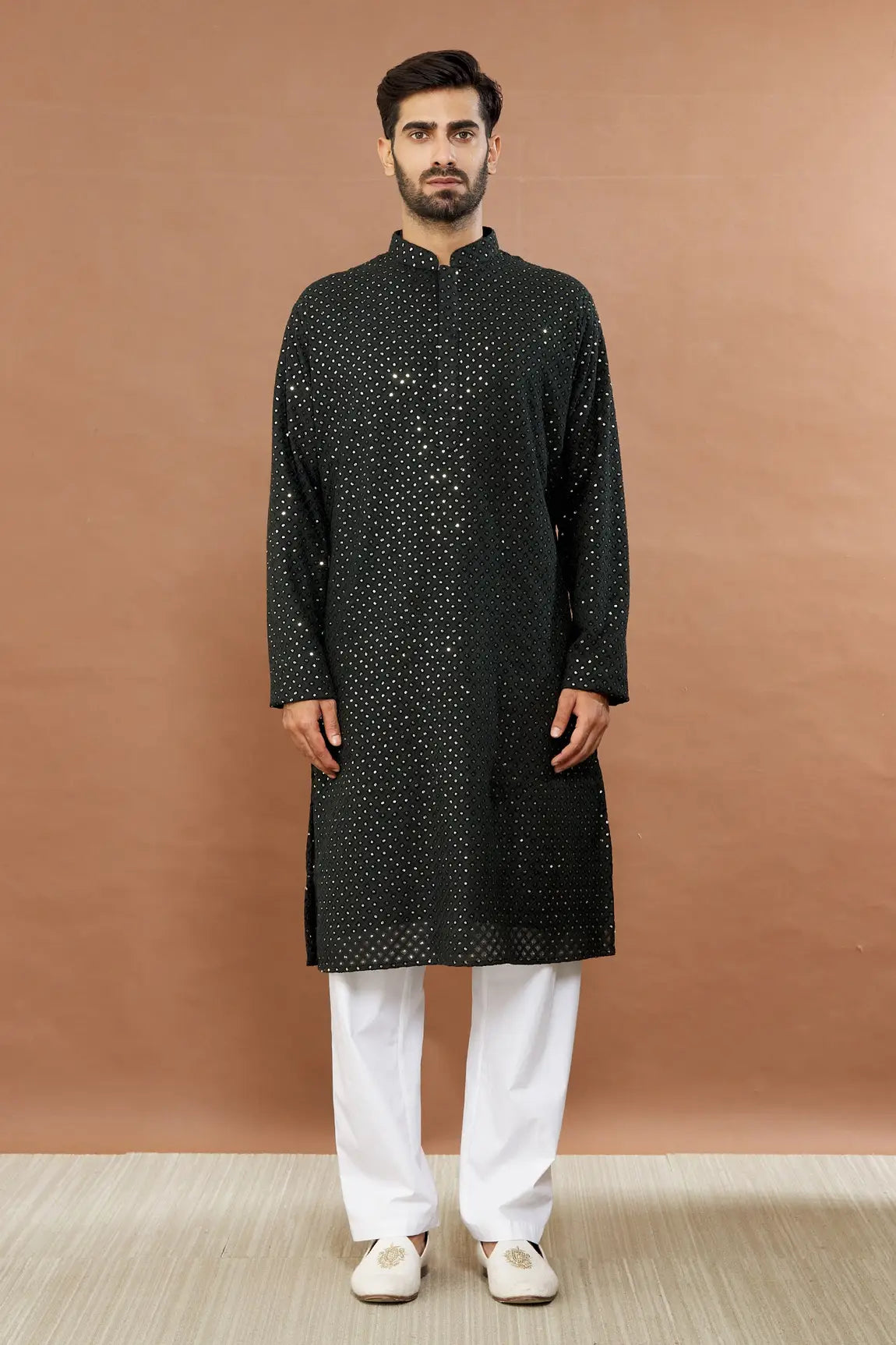 Aham Vayam's Festive chamkilla embellished kurta set - Rent_2