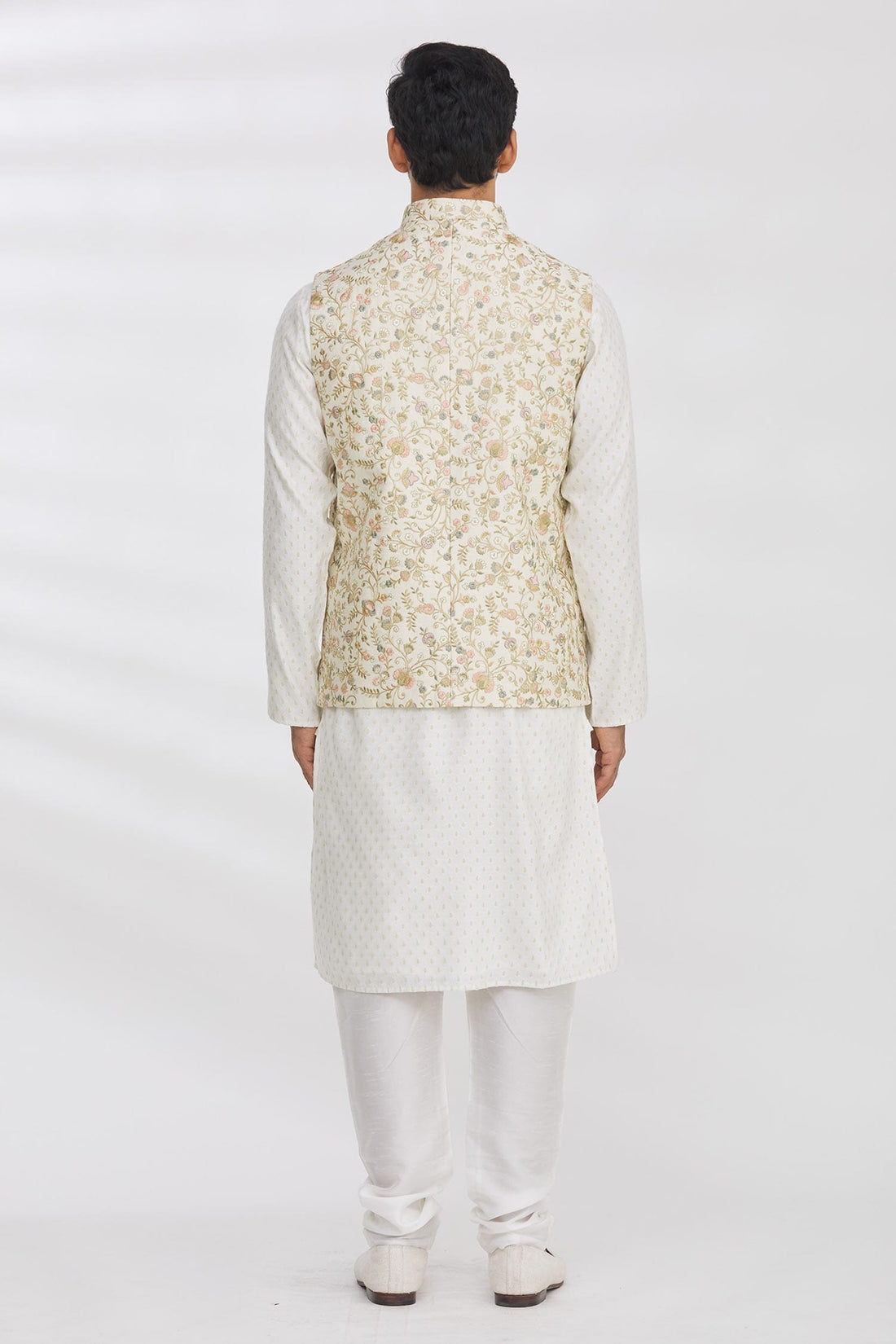 Aham Vayam's Jahanuma embroidered and Kurta set- Rent