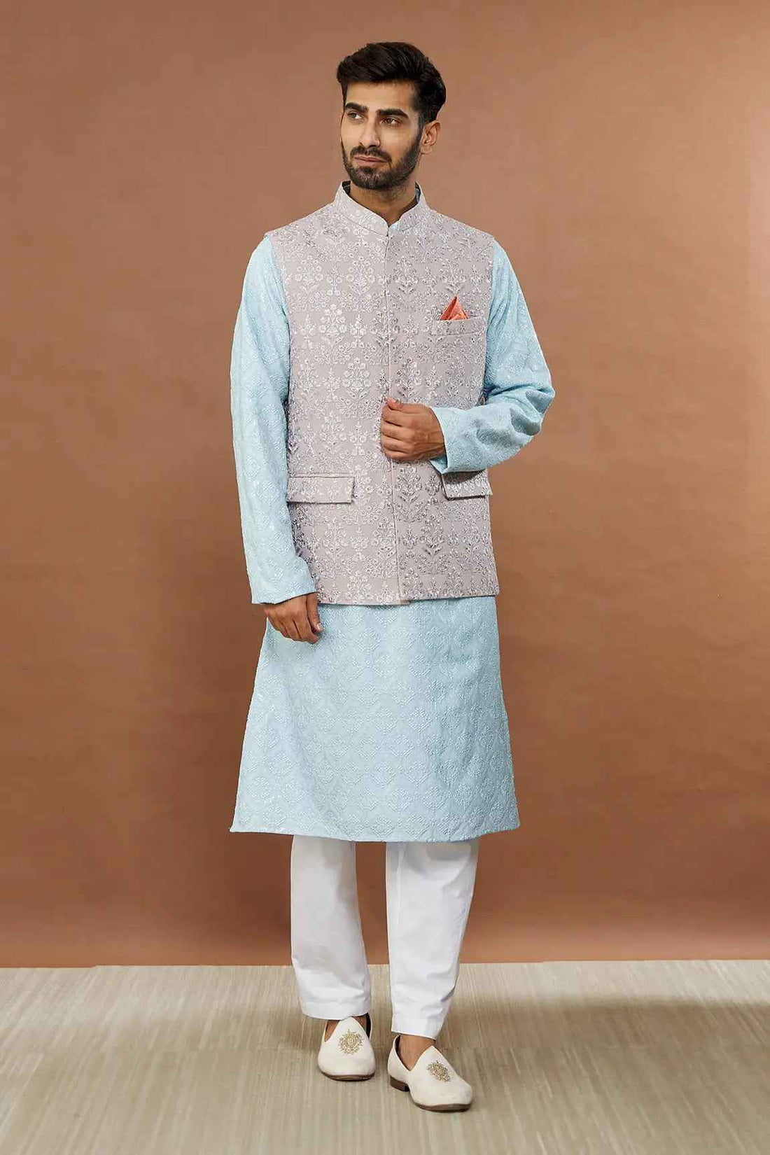 Aham Vayam's  Mughalnoor Embroidered Bandi Kurta Set- Rent