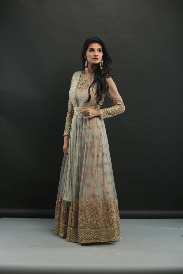 Grey Embellished Print Georgette Anarkali + Peri Pearl Tassel Hand-embroidered Potli + Kundan Pearl Necklace Set- Rent