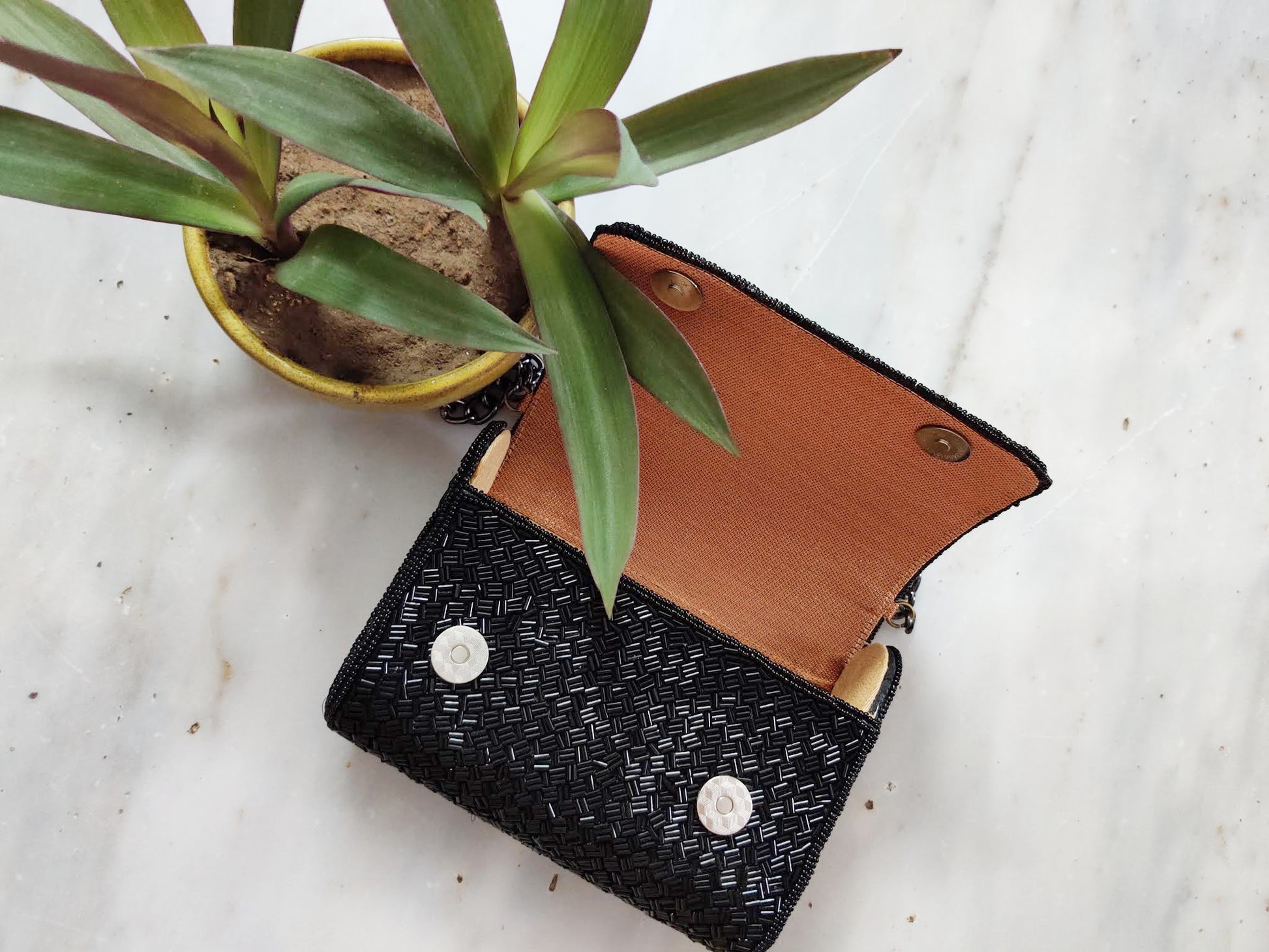 Black Weave Flapover Clutch - Rent_4