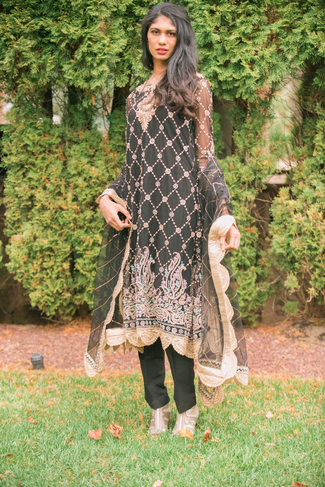 Black and Gold Embroidered Kurta Set with Pant - Rent