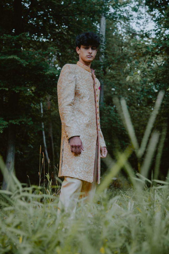 Sherwani on sale maroon colour