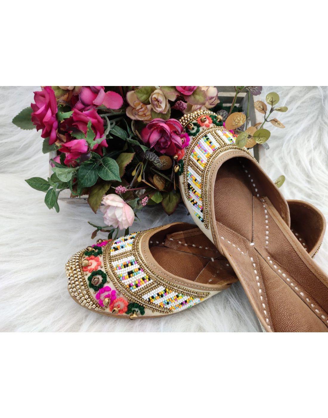 Punjabi Juttis-Women-Glamourental