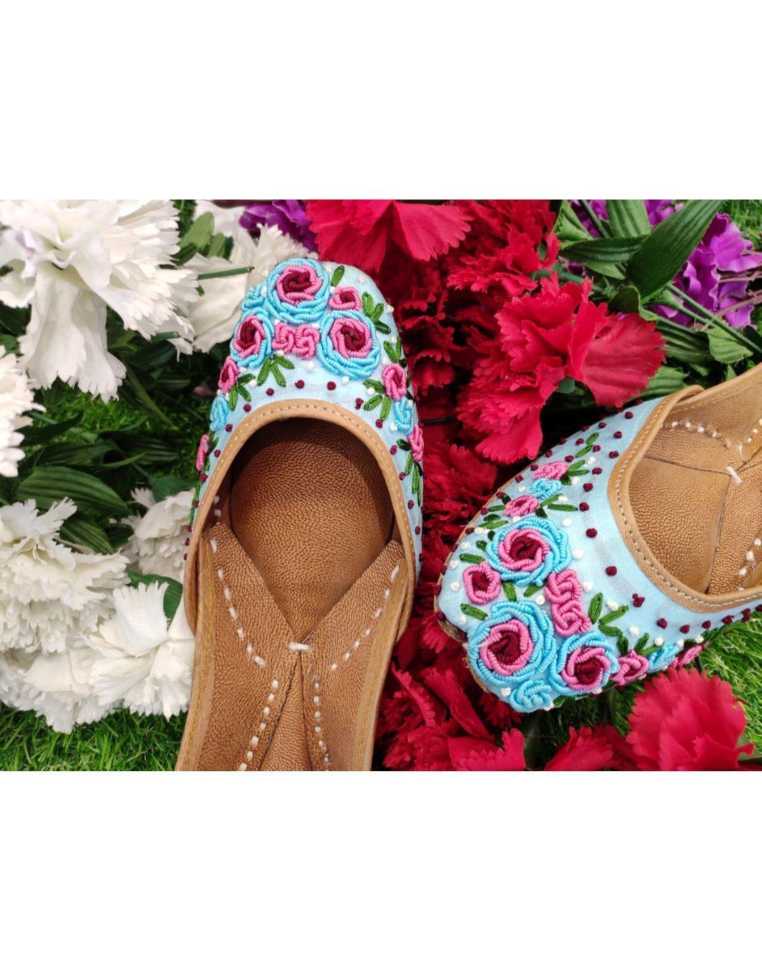 Punjabi Juttis-Women-Glamourental