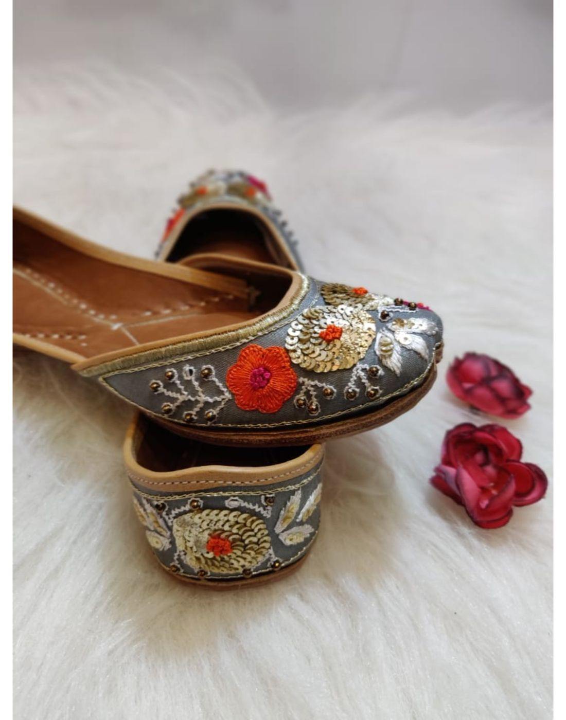 Punjabi Juttis-Women-Glamourental