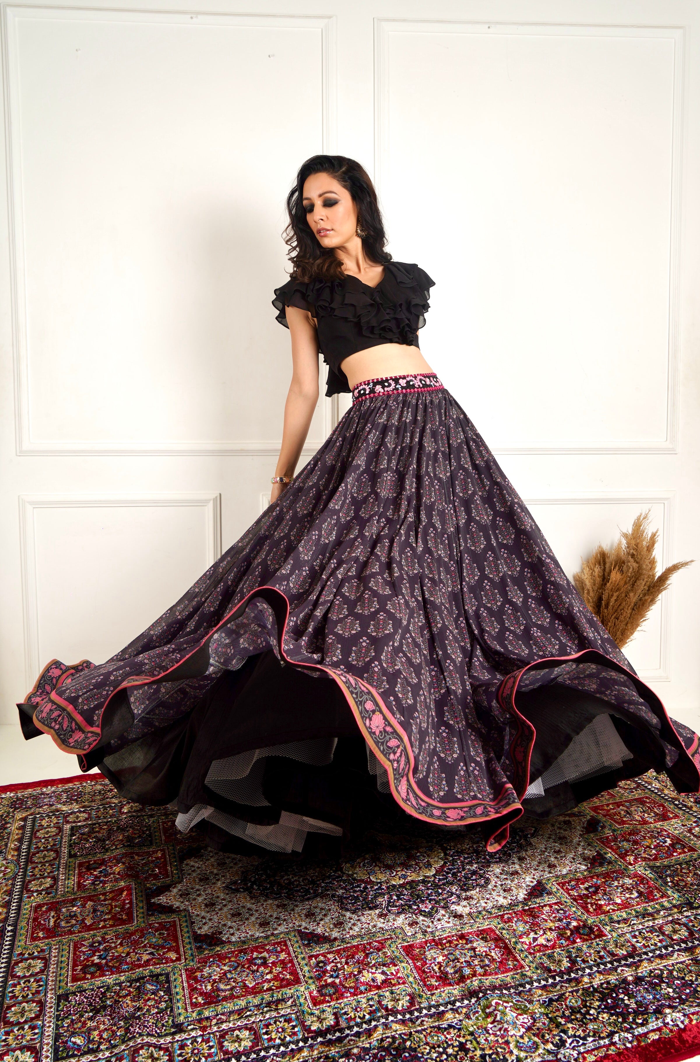 Welk Bandhani Patola Designer Printed Lehenga Choli For Rich Look With  Embroidery Work Dupatta (BLACK) : Amazon.in: Clothing & Accessories